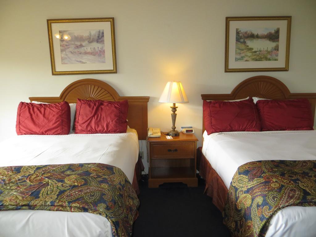 The Monarch 3* Pacific Grove