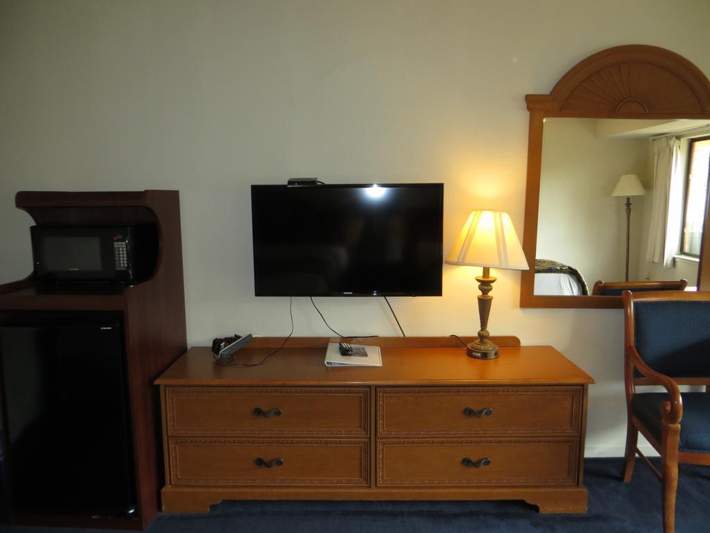 The Monarch Hotel 3*
