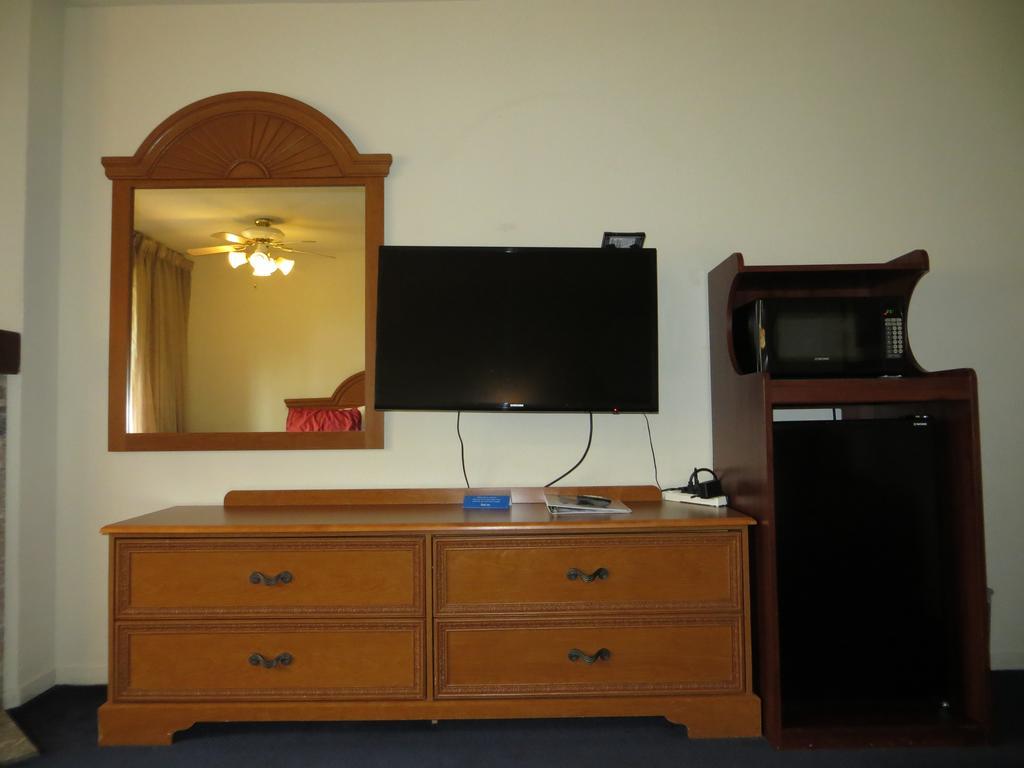 The Monarch Hotel 3*